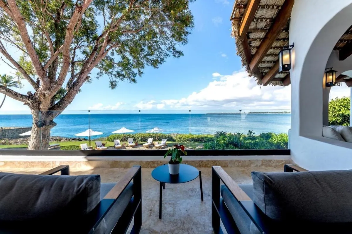 Ocean Front Villa Accommodates 14 Guests With Service La Romana