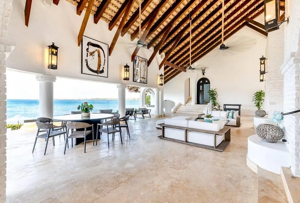 Ocean Front Villa Accommodates 14 Guests With Service La Romana