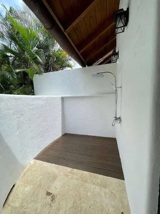 Ocean Front Villa Accommodates 14 Guests With Service La Romana