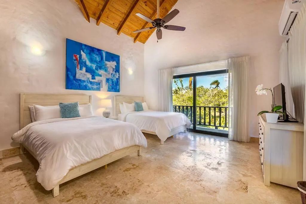 Ocean Front Villa Accommodates 14 Guests With Service La Romana Dominican Republic