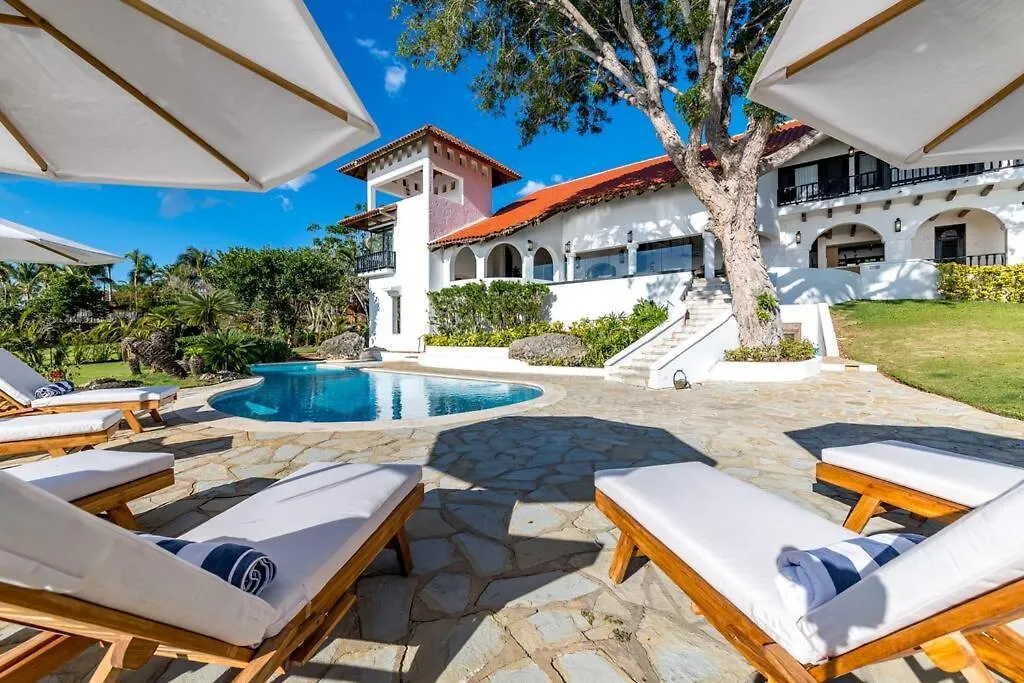 Ocean Front Villa Accommodates 14 Guests With Service La Romana Dominican Republic