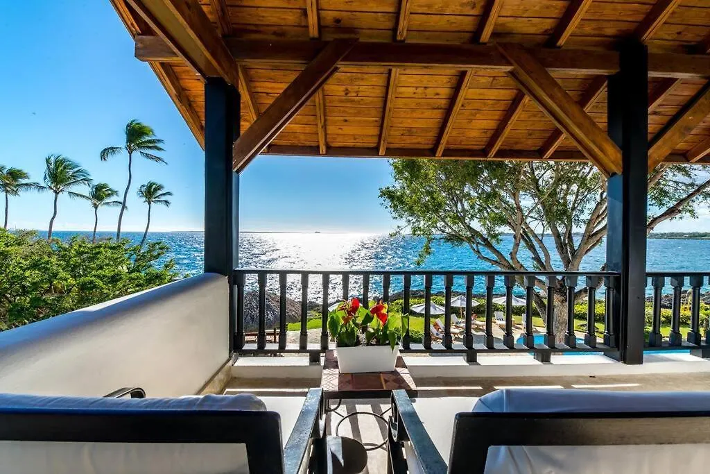 Ocean Front Villa Accommodates 14 Guests With Service La Romana